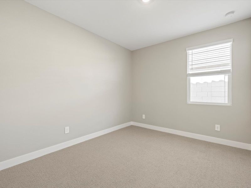 Spacious, unfurnished interior of a new home in White Tank Foothills Reserve Series, Waddell (Image 19).