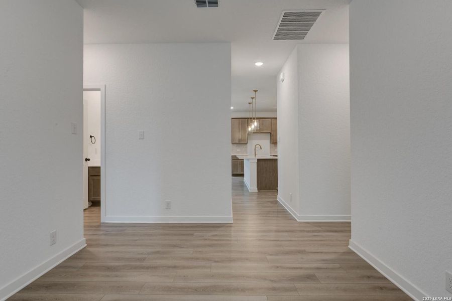 Spacious, unfurnished interior of a new home in Hennersby Hollow, San Antonio (Image 10). Spacious, unfurnished interior of a new home in Hennersby Hollow, San Antonio (Image 10).