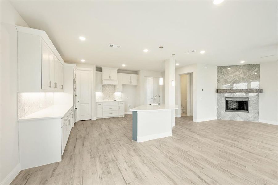 Furnished interior view inside a new home in Ridgepoint, Midlothian (Image 23).