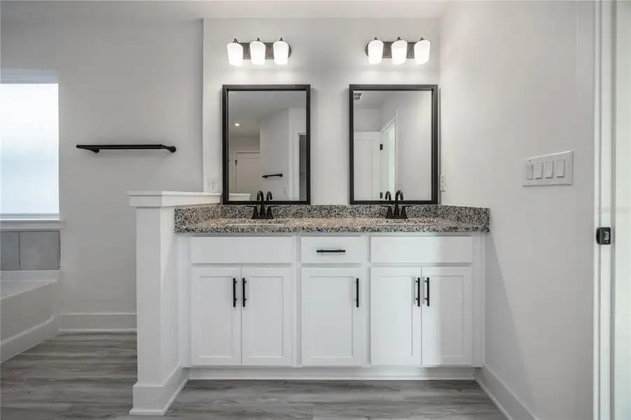 Furnished interior view inside a new home in Kirkland Farms, Alachua (Image 6).