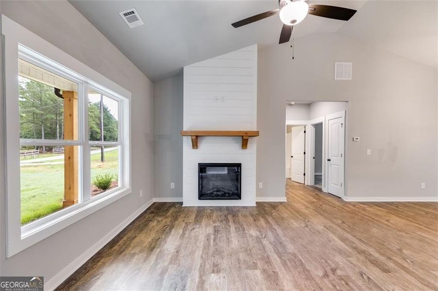 Spacious, unfurnished interior of a new home in , Buchanan (Image 28).