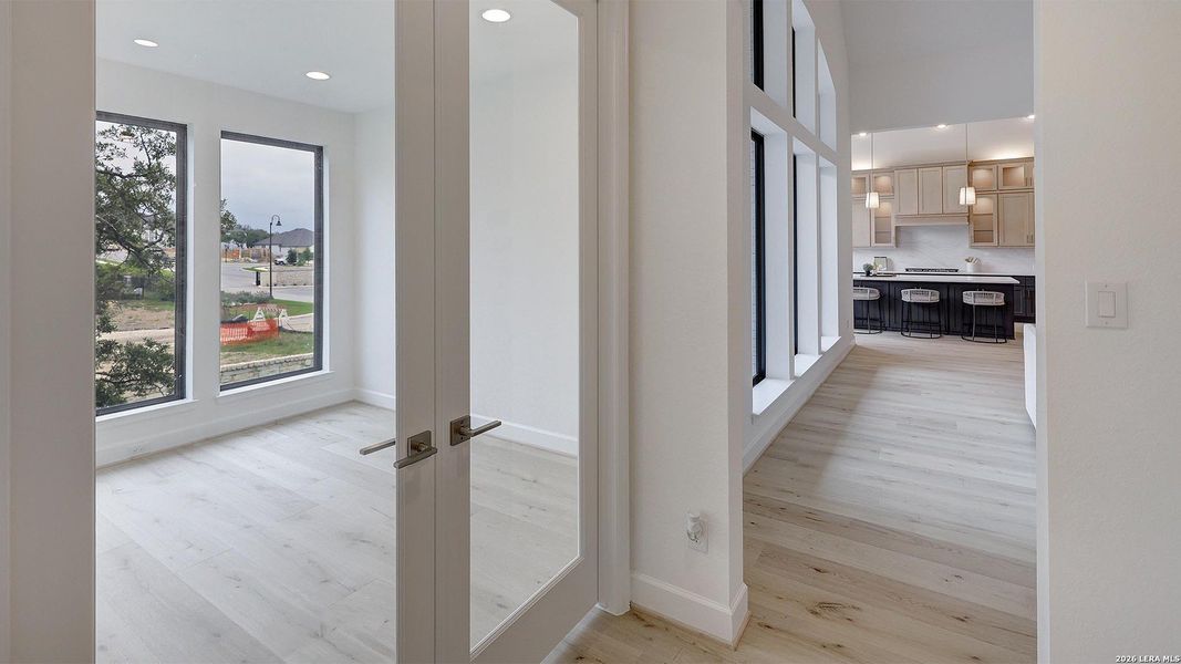 Spacious, unfurnished interior of a new home in Esperanza, Boerne (Image 19).