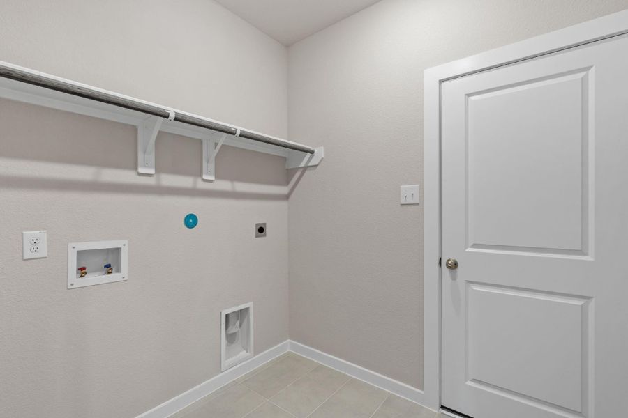 Spacious, unfurnished interior of a new home in Westridge Cove, Conroe (Image 25).