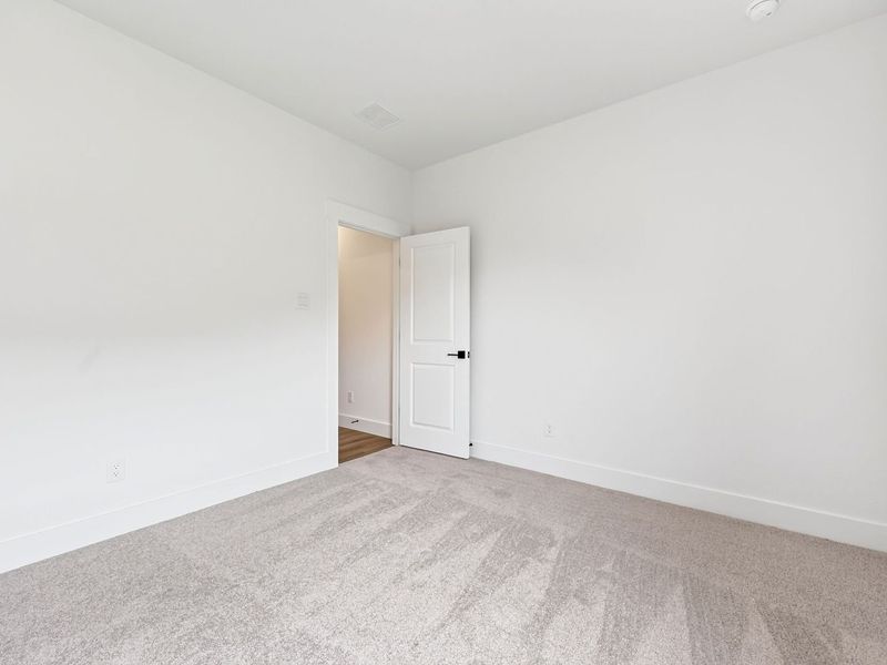 Spacious, unfurnished interior of a new home in Waverly Estates, Josephine (Image 15).