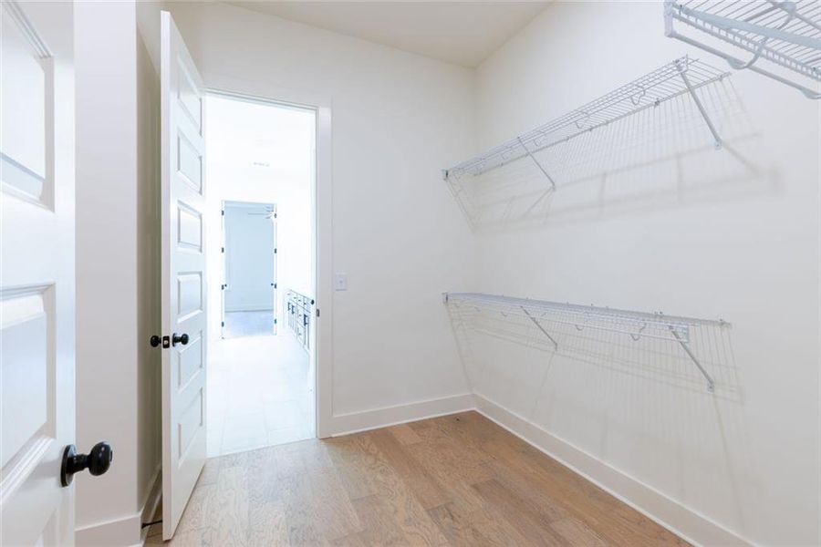 Spacious, unfurnished interior of a new home in , Gainesville (Image 33).