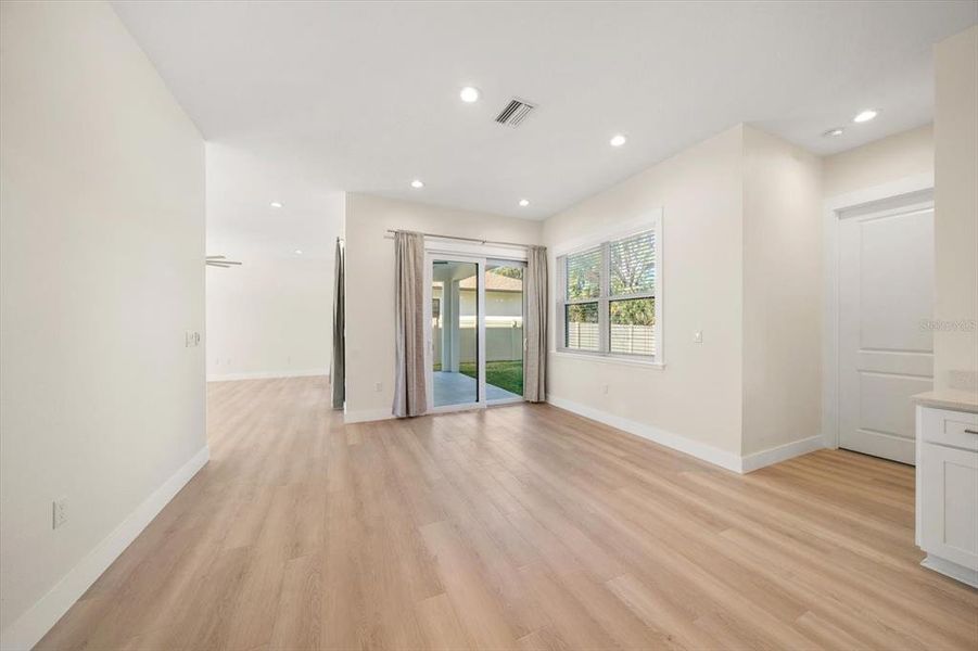 Spacious, unfurnished interior of a new home in , Largo (Image 55).
