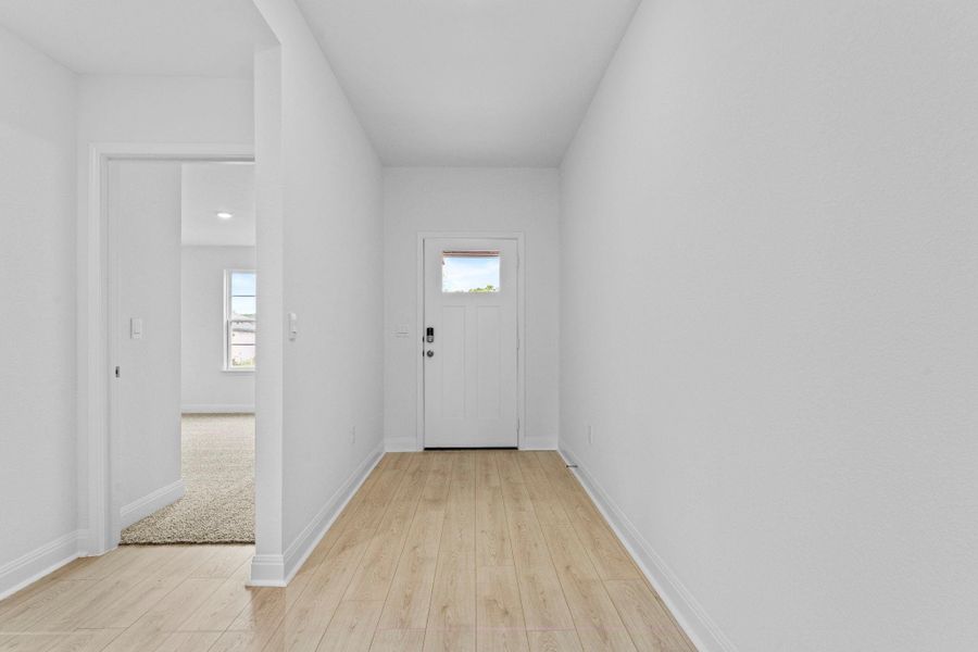 Spacious, unfurnished interior of a new home in Riverview, Georgetown (Image 11).