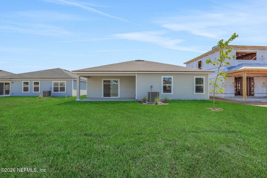 Exterior details and patio area of a home in Diamond Springs, Jacksonville (Image 4).