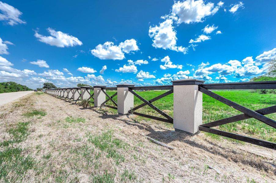 Community amenities in , Needville (Image 6).