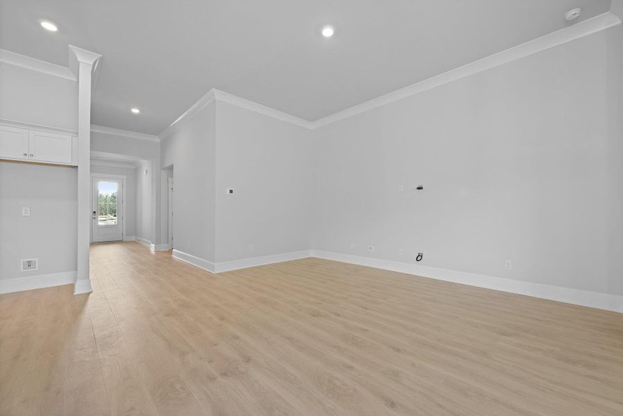 Spacious, unfurnished interior of a new home in Sheep Island, Summerville (Image 16).