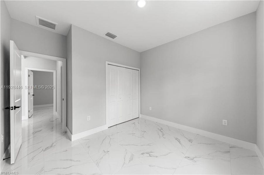 Spacious, unfurnished interior of a new home in , Lehigh Acres (Image 24).