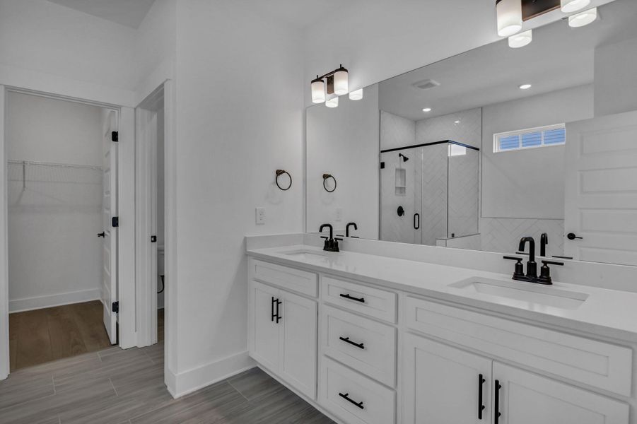 Furnished interior view inside a new home in Clubside Reserve at Summerlake, Lexington (Image 17). Furnished interior view inside a new home in Clubside Reserve at Summerlake, Lexington (Image 17).