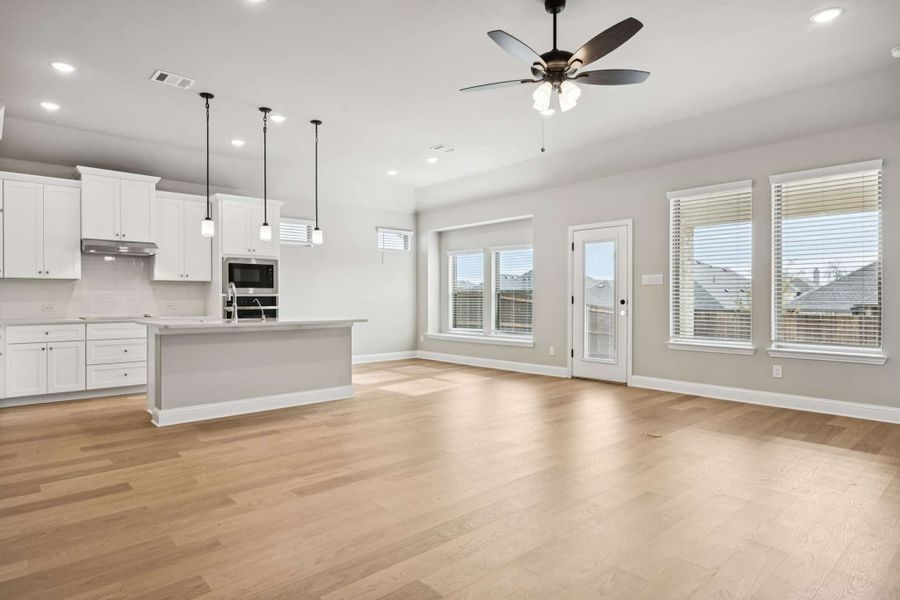 Spacious, unfurnished interior of a new home in Summer Crest, Fort Worth (Image 9).