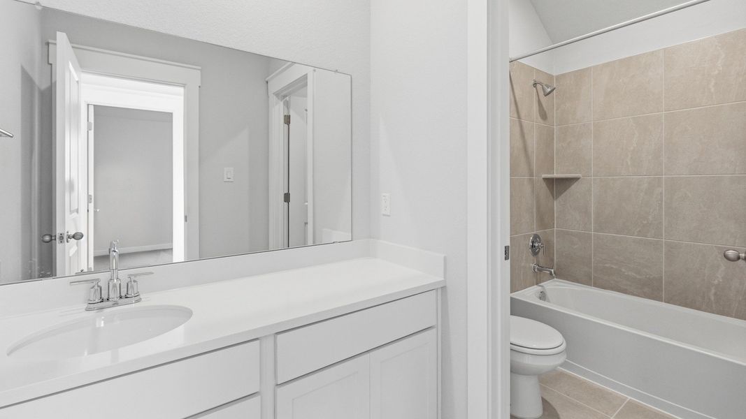 Furnished interior view inside a new home in Creeks Crossing, Elgin (Image 10).