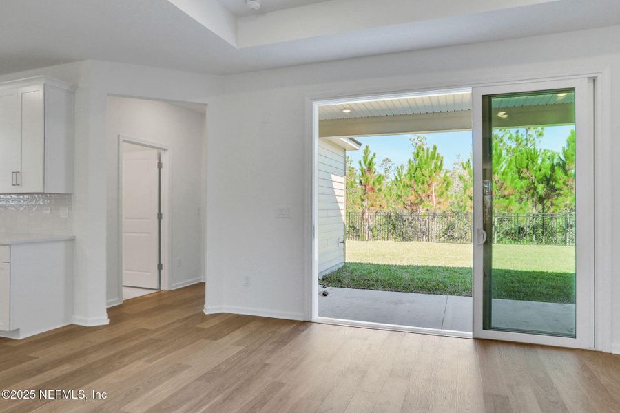 Spacious, unfurnished interior of a new home in Hyland Trail, Green Cove Springs (Image 20).