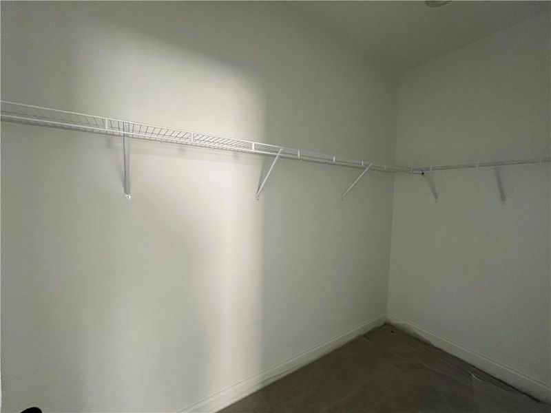 Spacious, unfurnished interior of a new home in East Harbor II at Chestatee, Dawsonville (Image 7).