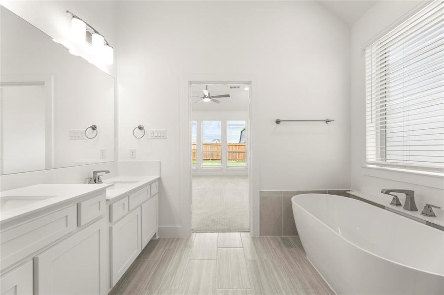 22. 2412 Belmont - Bath (3) 22. 2412 Belmont - Bath (3)