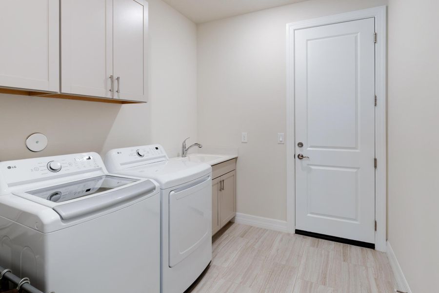 Furnished interior view inside a new home in , Port St. Lucie (Image 26).