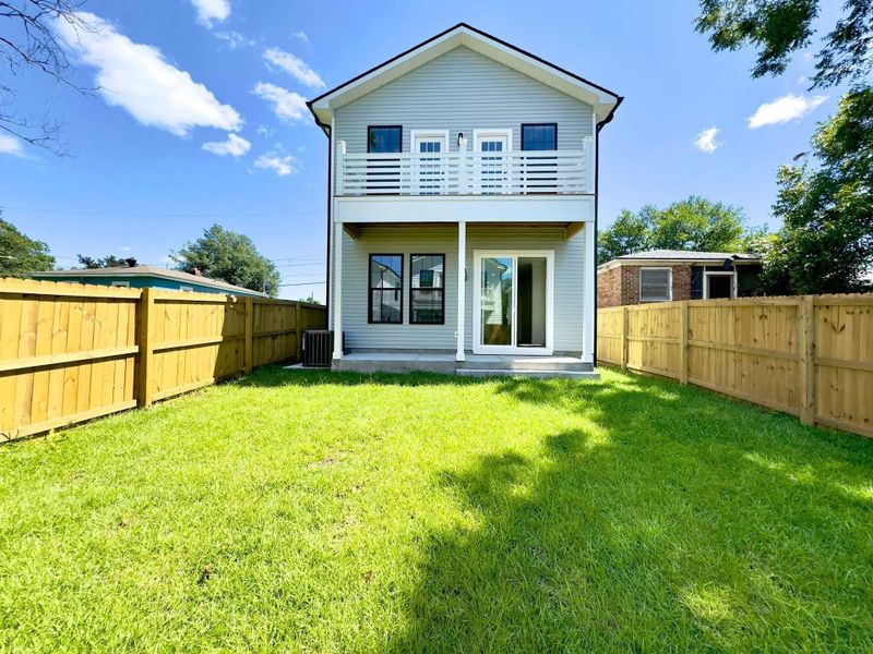Exterior details and patio area of a home in , North Charleston (Image 18).
