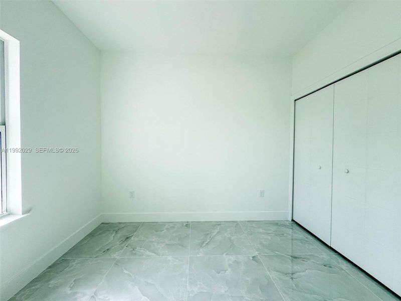 Spacious, unfurnished interior of a new home in , Lehigh Acres (Image 17).