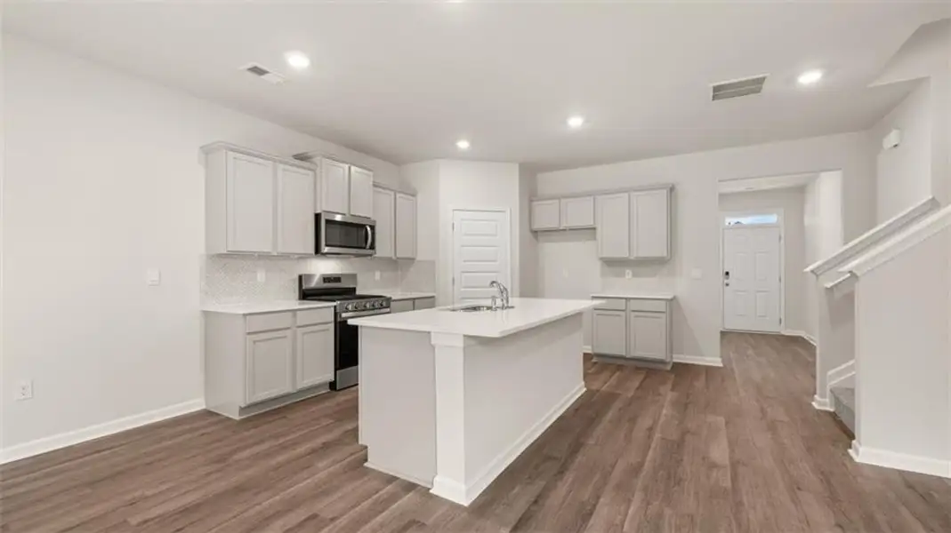 Furnished interior view inside a new home in Twin Lakes, Hoschton (Image 10).