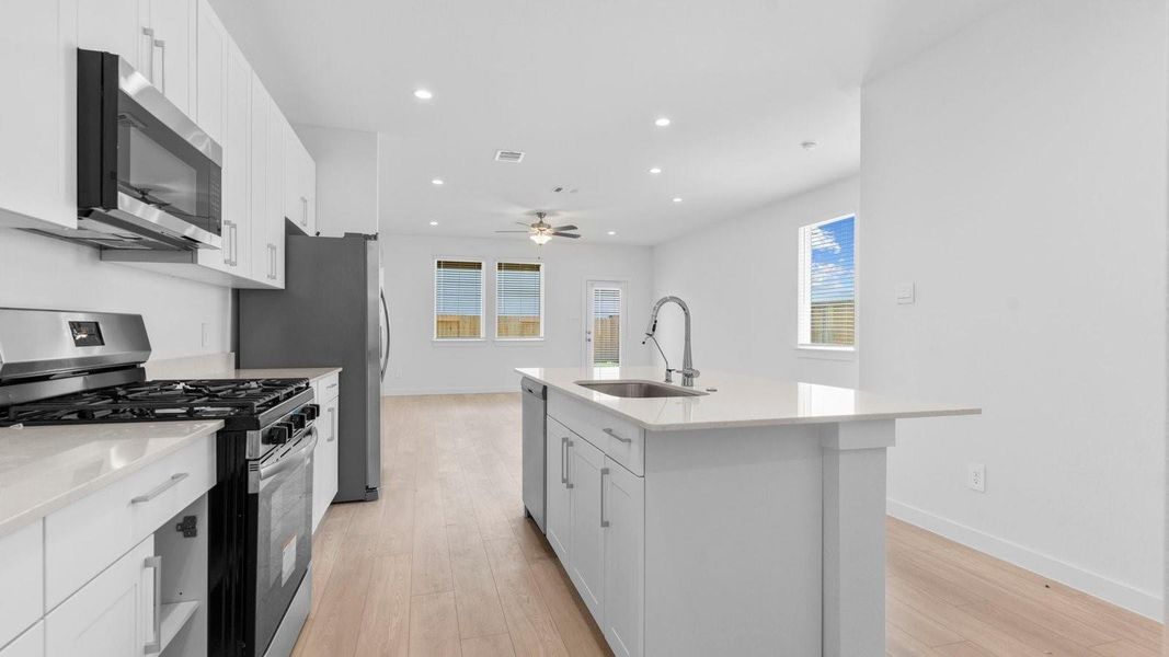 Elevations, exterior/ interior colors, options, available upgrades that require an additional charge, and standard features will vary in each community and subject change without notice. Call for details.