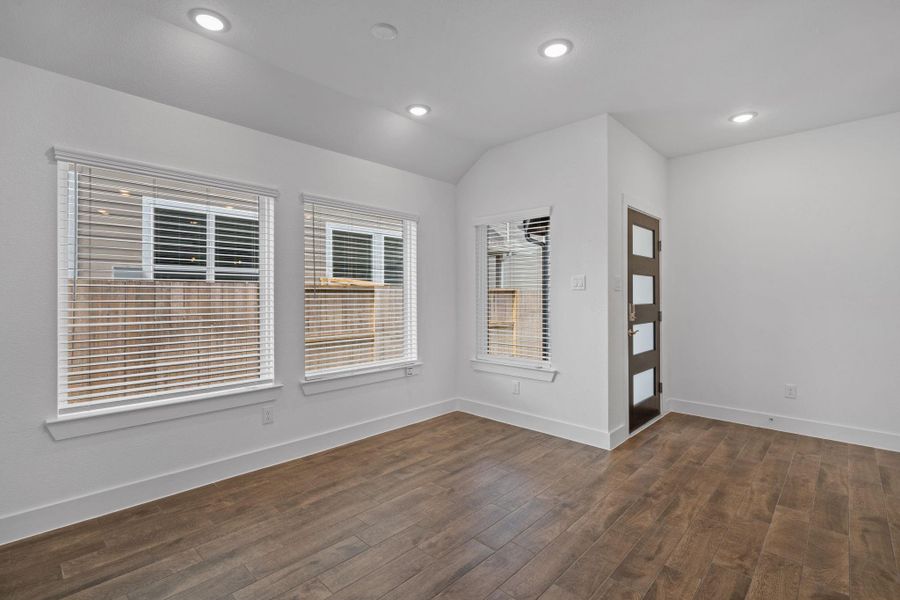 Spacious, unfurnished interior of a new home in Meridiana, Manvel (Image 12).