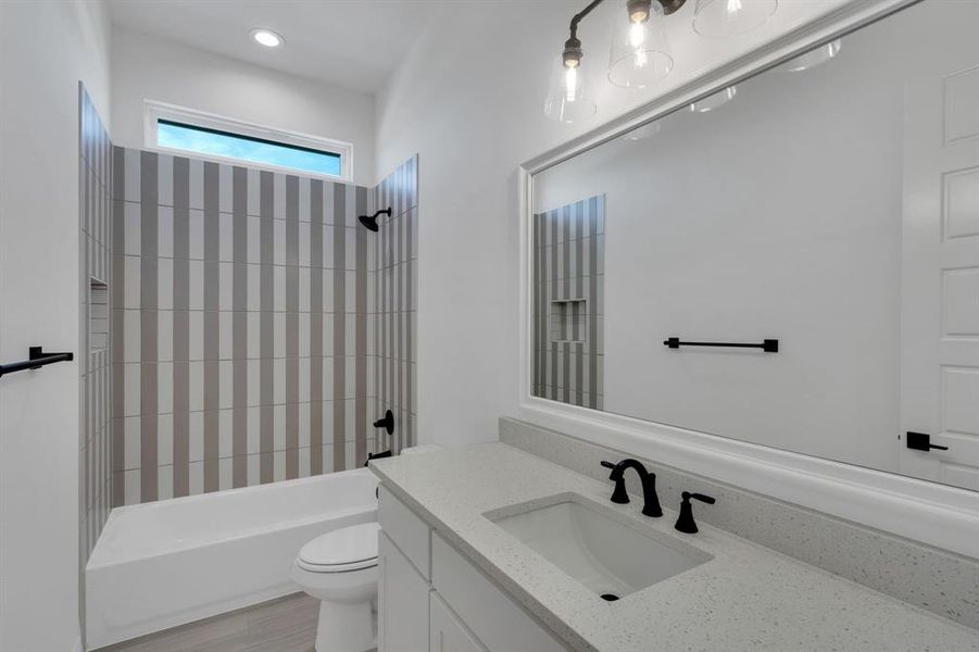 Furnished interior view inside a new home in , Waxahachie (Image 6).