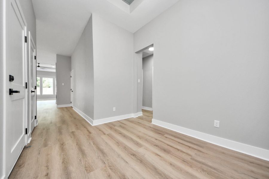 Spacious, unfurnished interior of a new home in , Pasadena (Image 34).