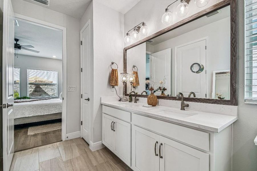 Furnished interior view inside a new home in , Tarpon Springs (Image 3).