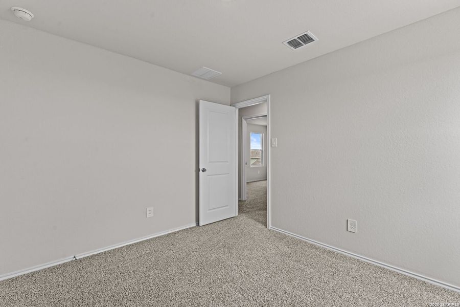 Spacious, unfurnished interior of a new home in Swenson Heights, Seguin (Image 15).
