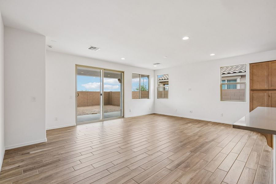 Spacious, unfurnished interior of a new home in Rancho Mercado, Surprise (Image 21).