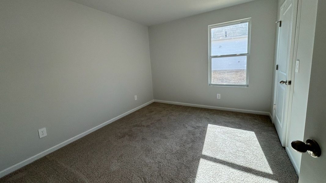 Spacious, unfurnished interior of a new home in Saddle Trace, Lewisburg (Image 14).