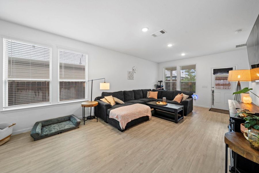 Spacious living/Dining combo Spacious living/Dining combo