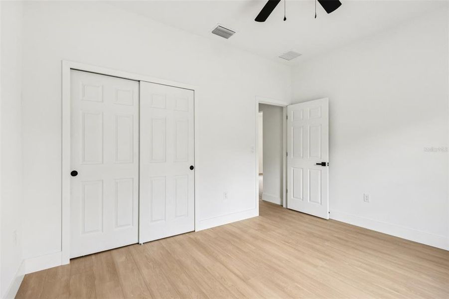 Spacious, unfurnished interior of a new home in , Ocklawaha (Image 17).