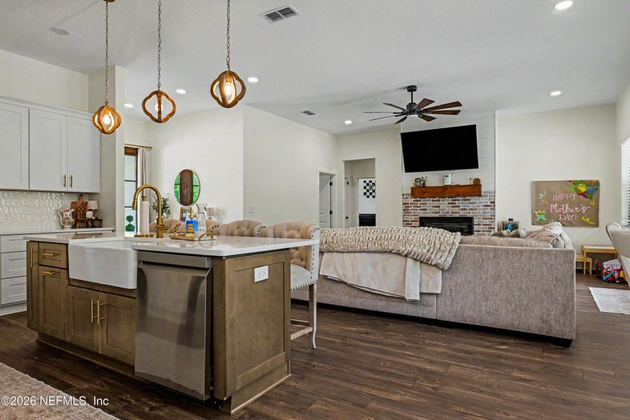 Furnished interior view inside a new home in , Callahan (Image 64).