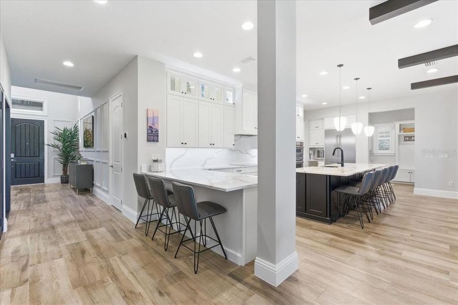 Furnished interior view inside a new home in , Orlando (Image 41).