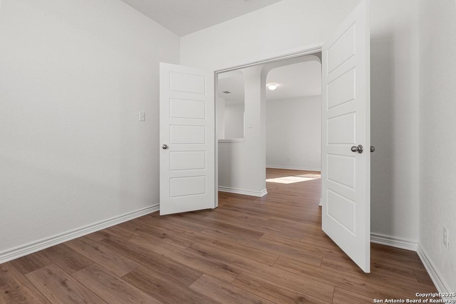 Spacious, unfurnished interior of a new home in Knox Ridge, Converse (Image 6).