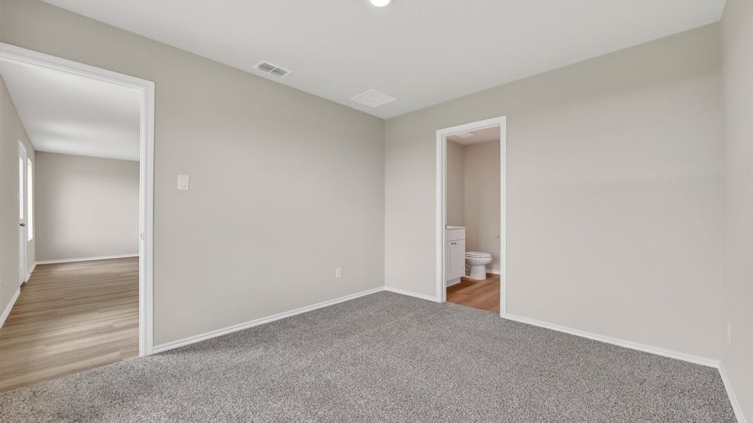 Spacious, unfurnished interior of a new home in Monarch at the Meadows, Ponder (Image 20).