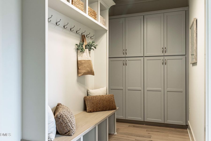 401_STABLE_VALLEY_INTERIOR_29