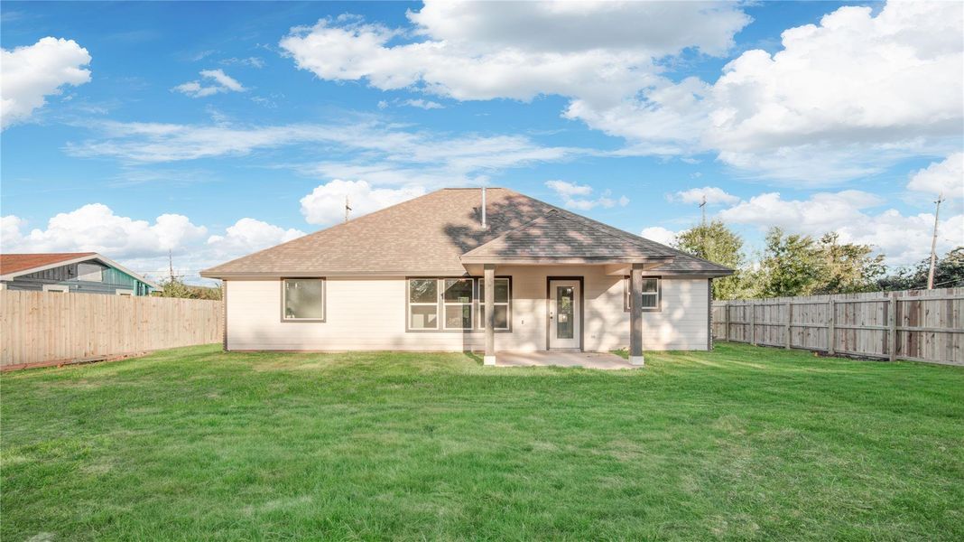 Exterior details and patio area of a home in , Lake Jackson (Image 28). Exterior details and patio area of a home in , Lake Jackson (Image 28).