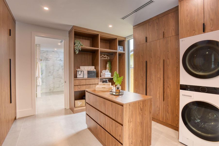 9 Walk In Closet 1