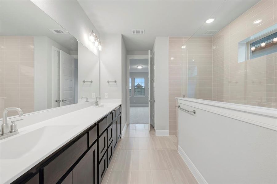 Furnished interior view inside a new home in Treeline, Justin (Image 11).