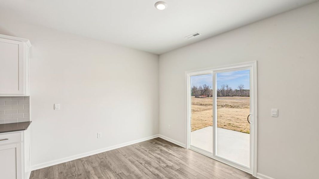 Spacious, unfurnished interior of a new home in Shahbain Reserve, Raeford (Image 16).
