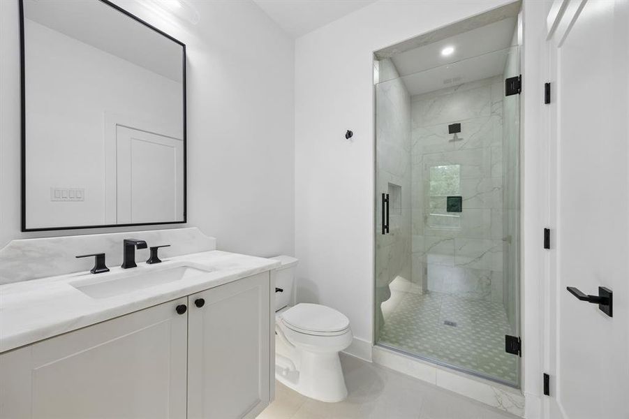 Furnished interior view inside a new home in , Dallas (Image 33).