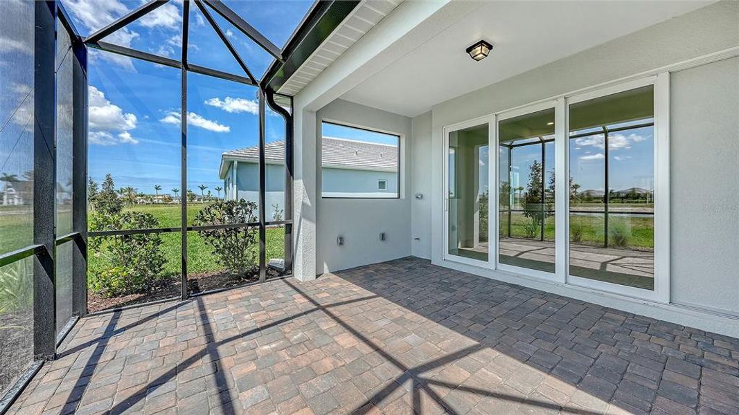 Exterior details and patio area of a home in Palmera, Venice (Image 4).