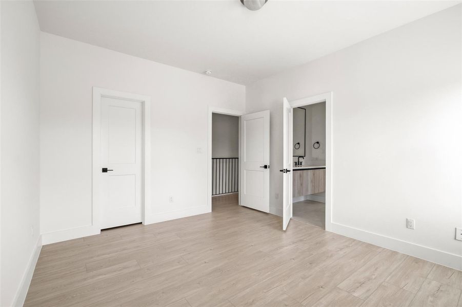 Spacious, unfurnished interior of a new home in , Houston (Image 26).