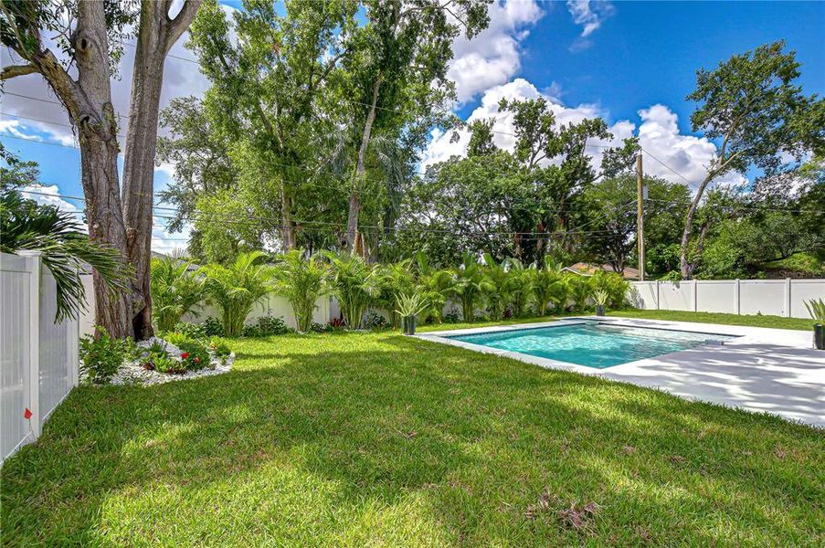 Exterior details and patio area of a home in , Tampa (Image 33).
