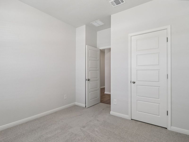 Spacious, unfurnished interior of a new home in Arcadia Ridge - Premier Series, San Antonio (Image 19).
