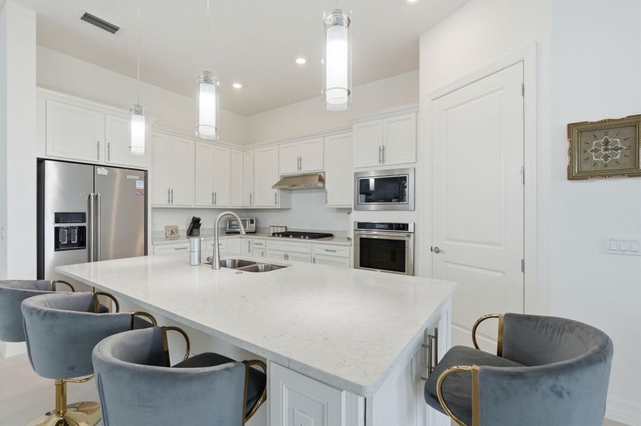 26-web-or-mls-10550_Northbrook_Cir_035